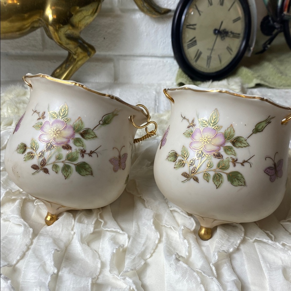 Lenwile porcelain wall planter or cachepot with a hand-painted floral.